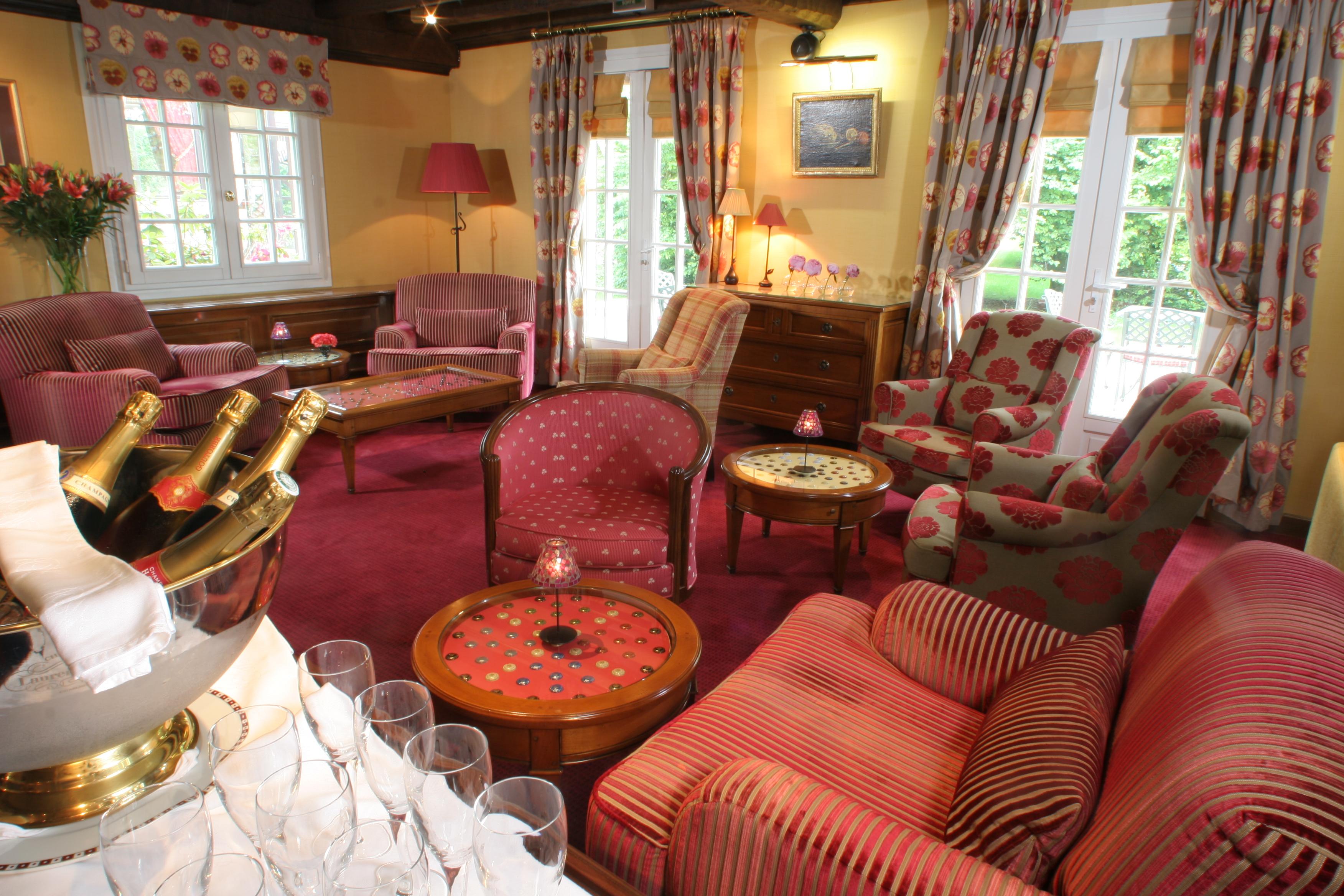 Hostellerie Briqueterie & Spa Champagne Vinay  المظهر الخارجي الصورة The lounge at the hotel