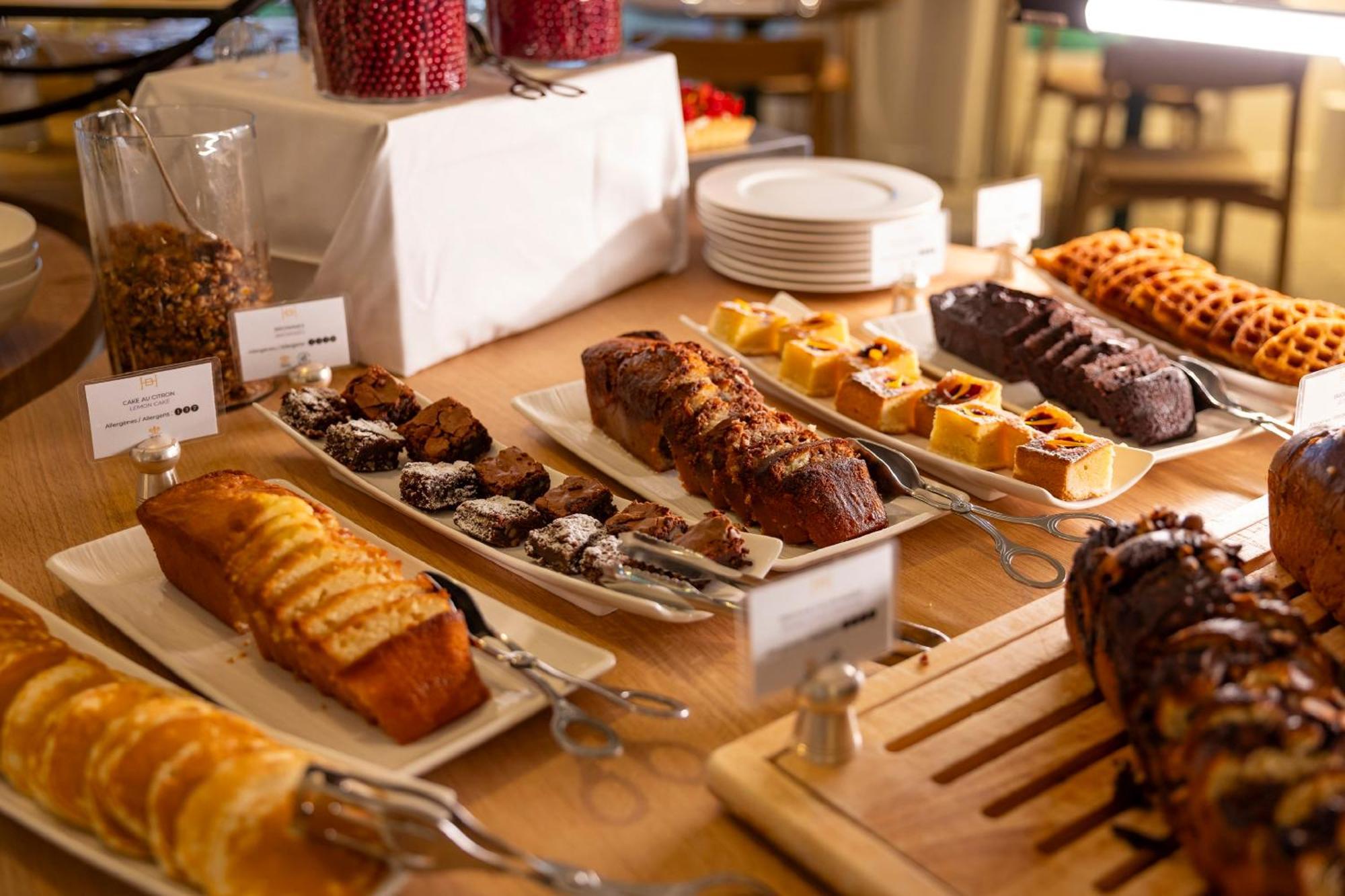 Hostellerie Briqueterie & Spa Champagne Vinay  المظهر الخارجي الصورة A selection of cakes