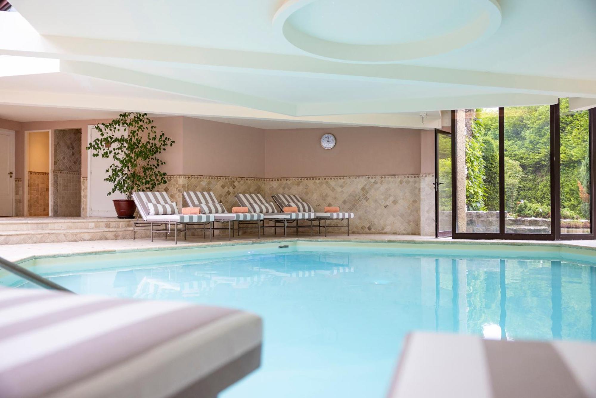 Hostellerie Briqueterie & Spa Champagne Vinay  المظهر الخارجي الصورة The swimming pool at the hotel
